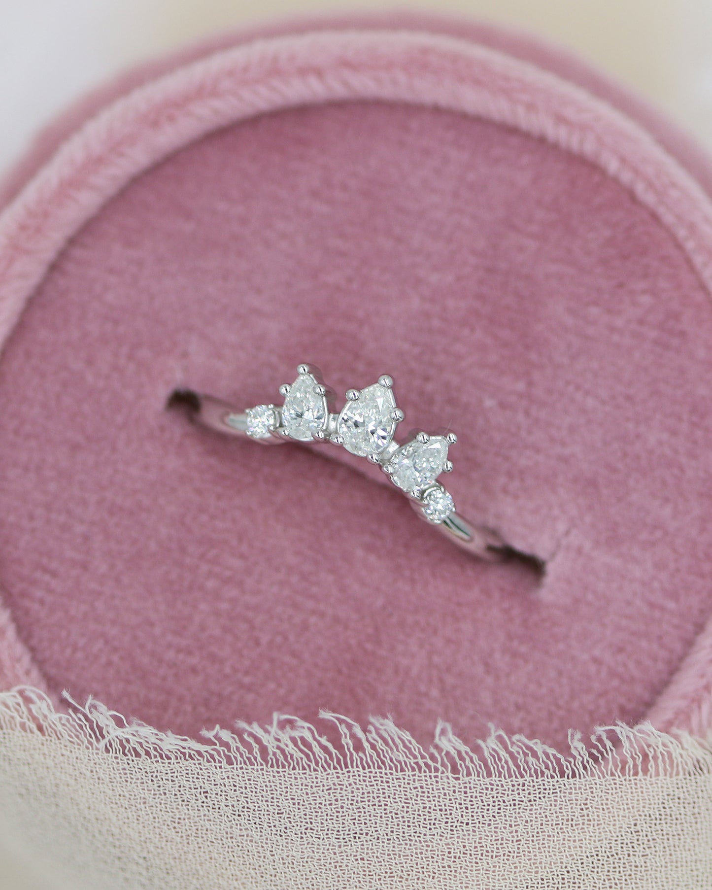 Diamond Contour Band