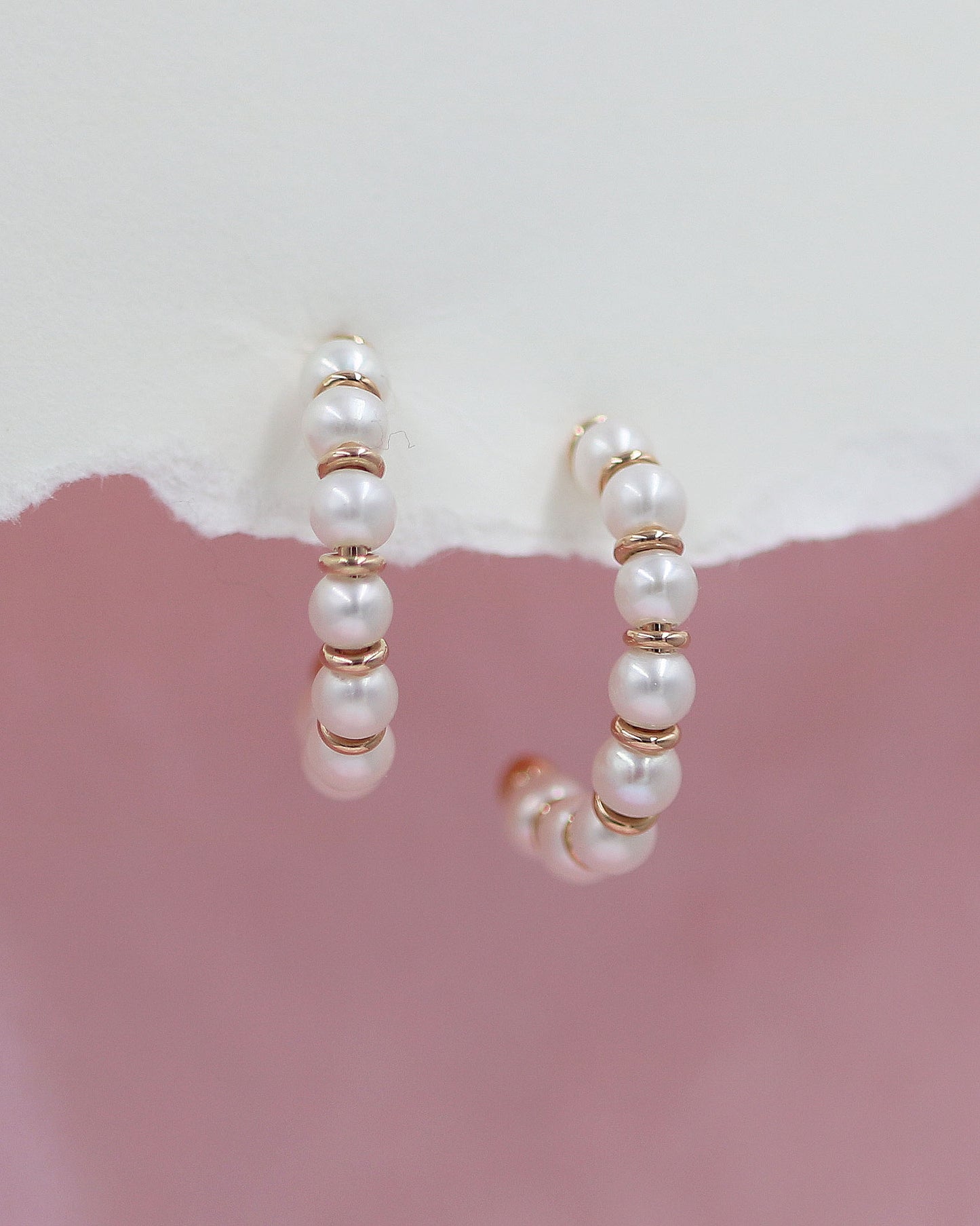 Load image into Gallery viewer, Cultured White Freshwater Pearl Hoop Earrings

