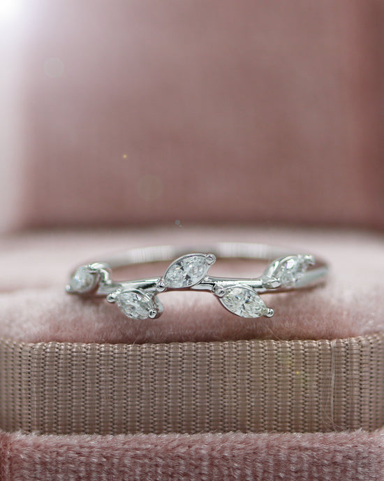 Load image into Gallery viewer, Diamond Leaf Ring
