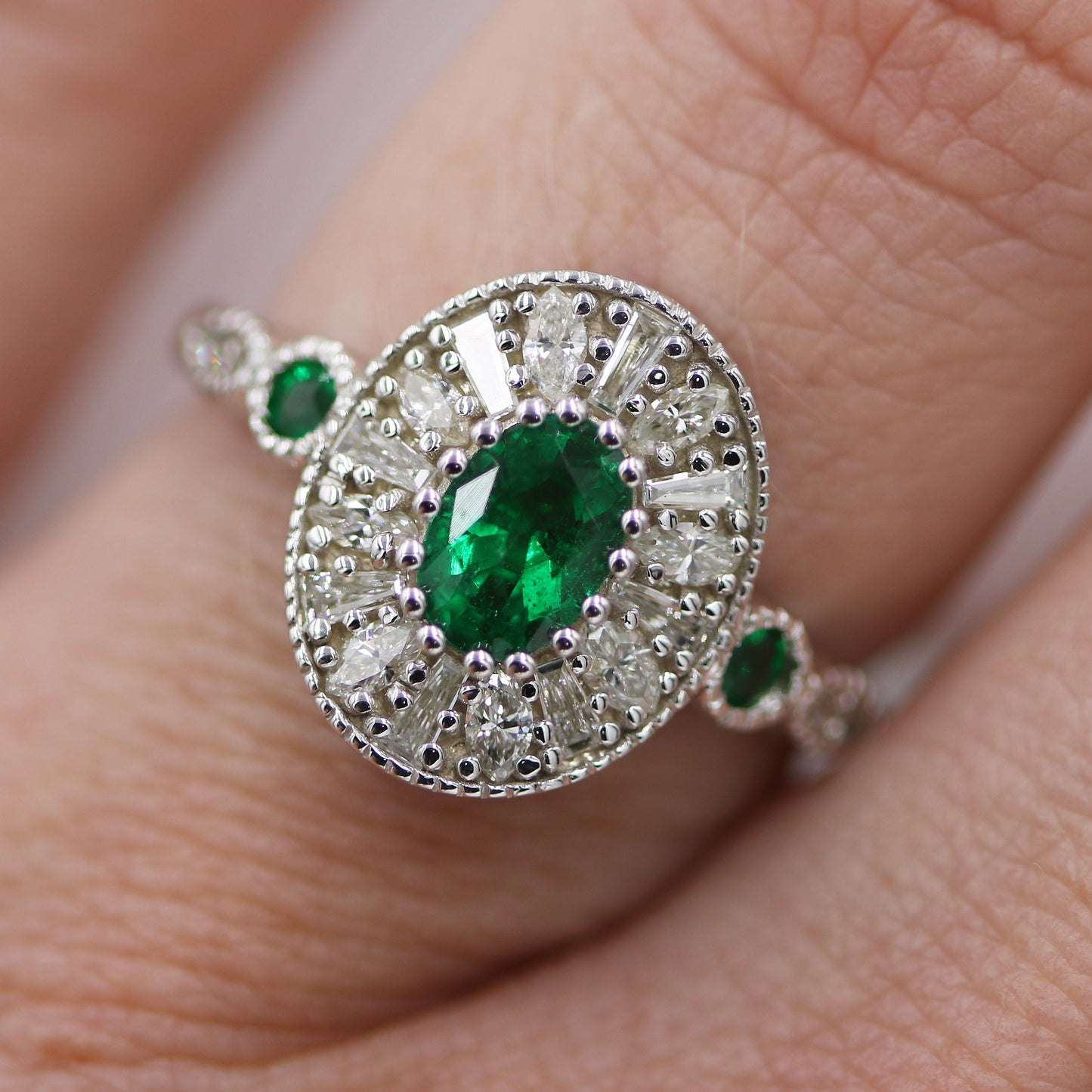 Green Emerald Ring Oval Gemstone Ring Gift For Her Statement & Engagement  Ring | eBay